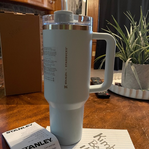 Spring Blue 40oz Stanley - Picture 2 of 2